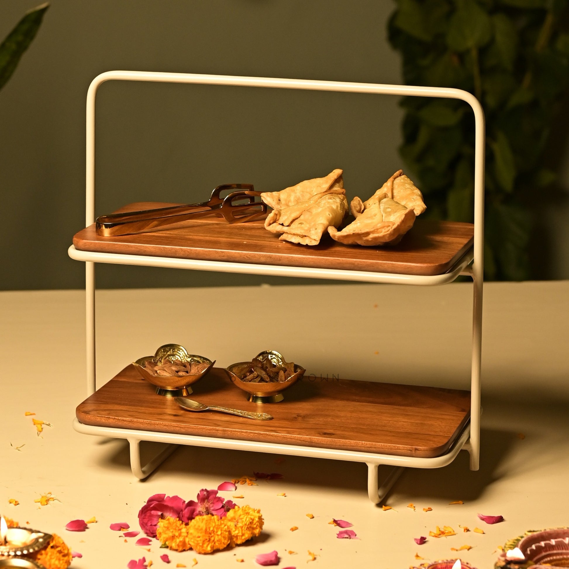 Almond Organizer