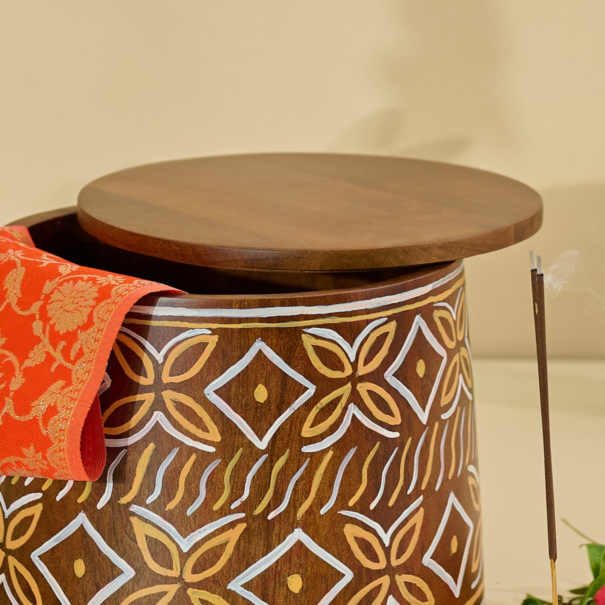 Mandira Pooja Stool