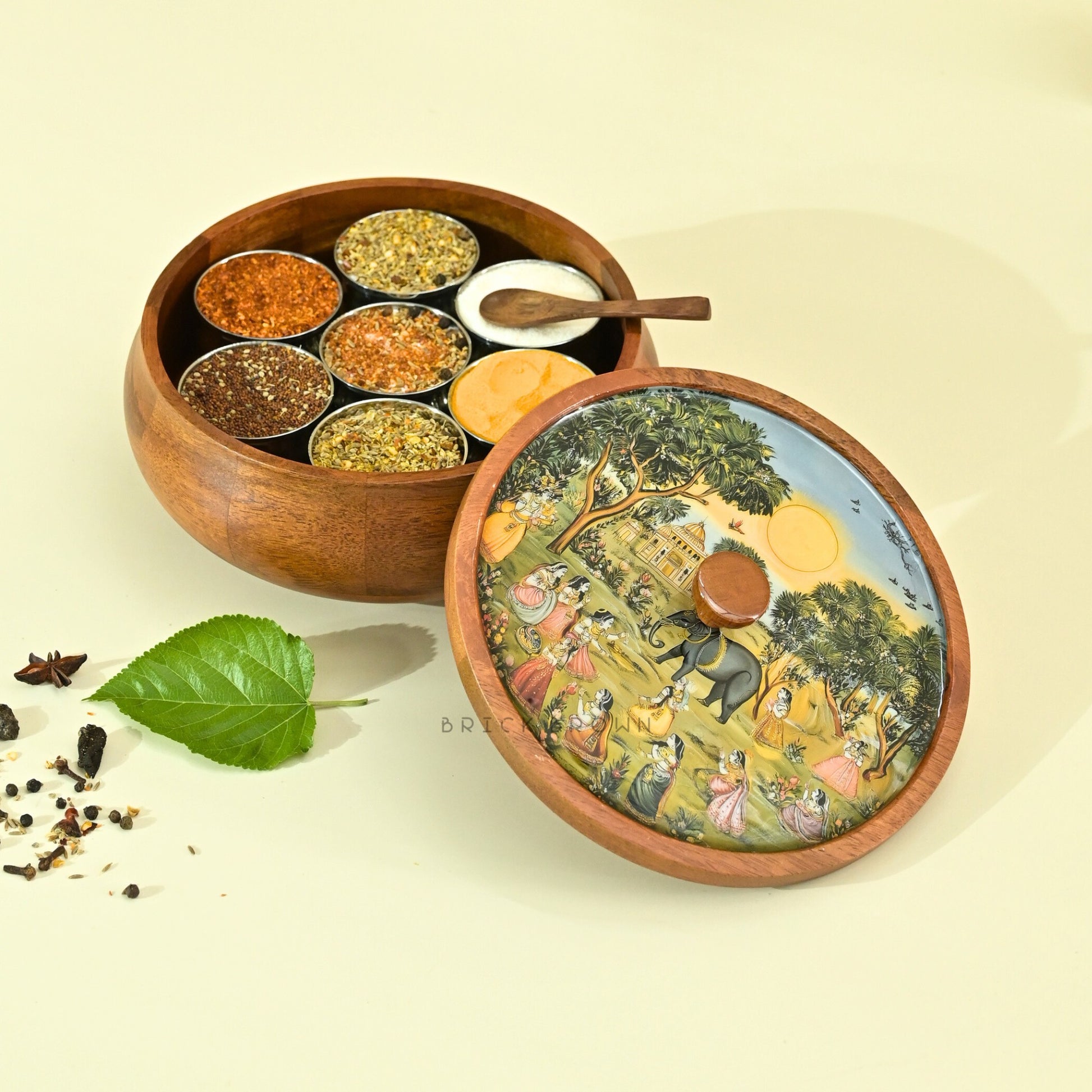 Saga Masala Box