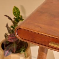 Elan Desk