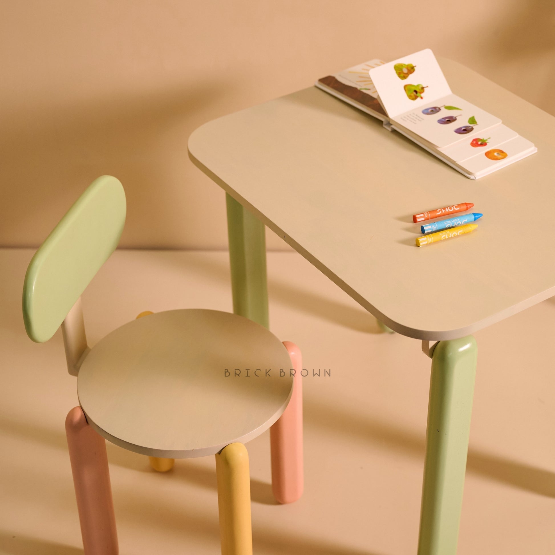 Bubblegum Desk with Chair