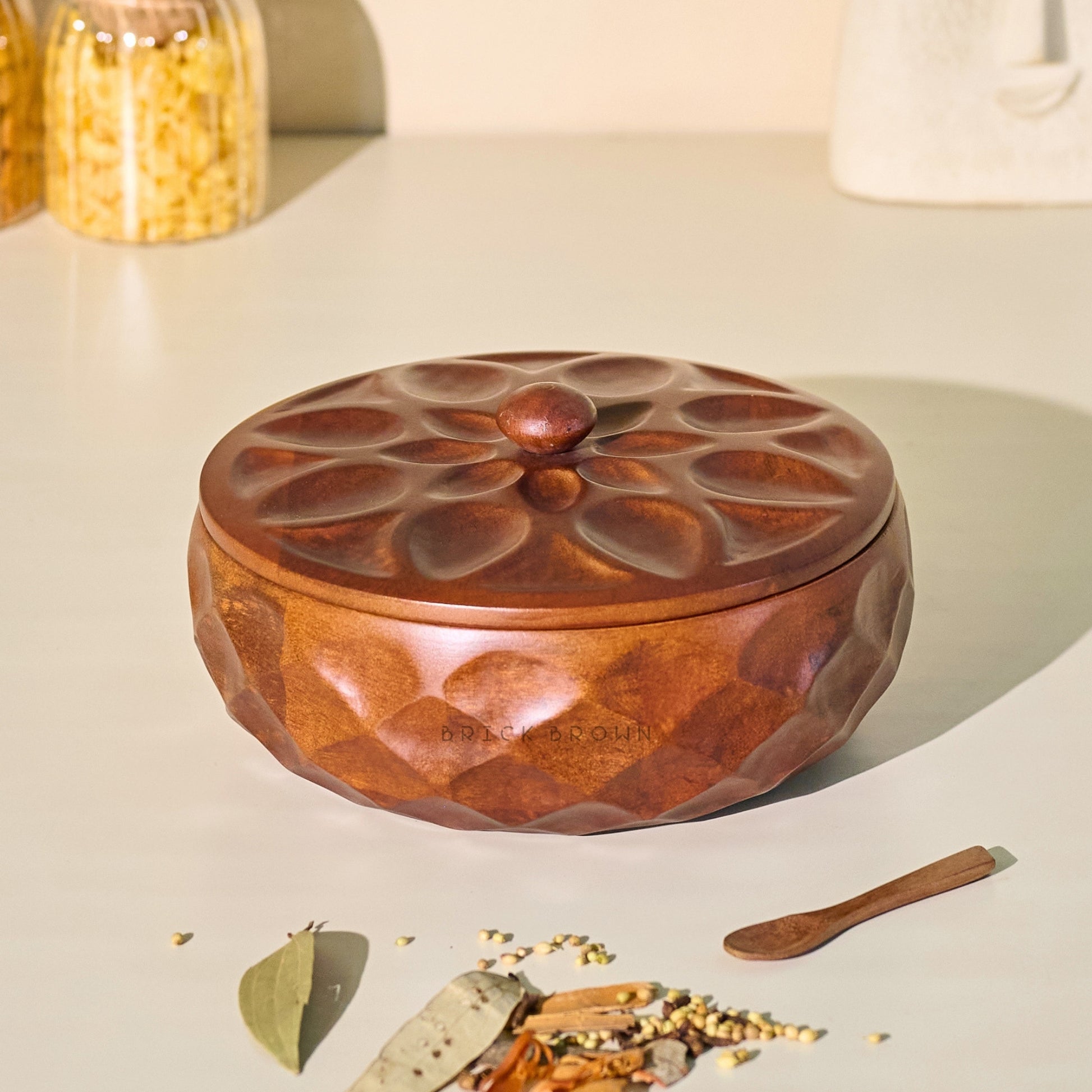 Saku Masala Box
